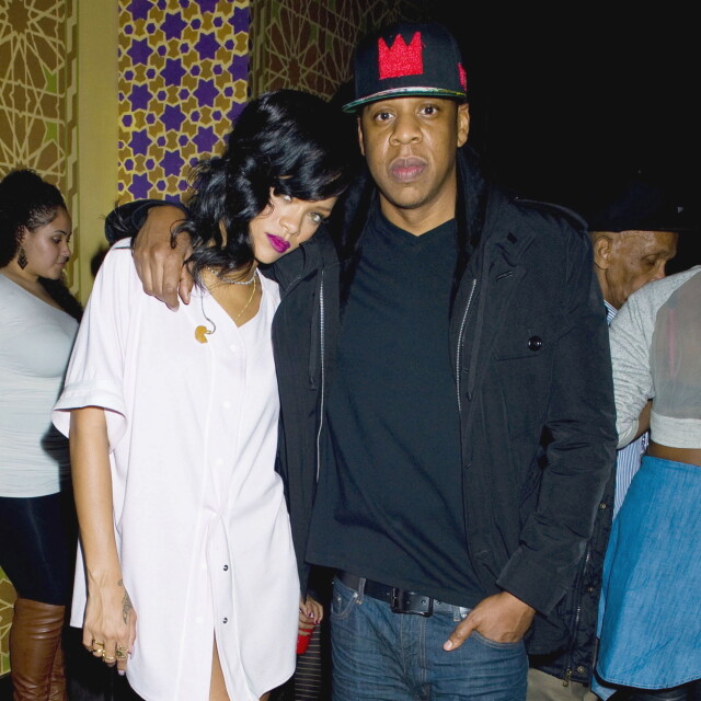 VENNER OG KOLLEGAER: Ifølge kilder på festen ville Jay-Z heller festet med popstjernen Rihanna, enn å dra hjem med kona. Det fikk svigerinnen til å tenne på alle plugger. Her er artistene ved en tidligere anledning. Foto: All Over Press VENNER OG KOLLEGAER: Ifølge kilder på festen ville Jay-Z heller festet med popstjernen Rihanna, enn å dra hjem med kona. Det fikk svigerinnen til å tenne på alle plugger. Her er artistene ved en tidligere anledning. Foto: All Over Press